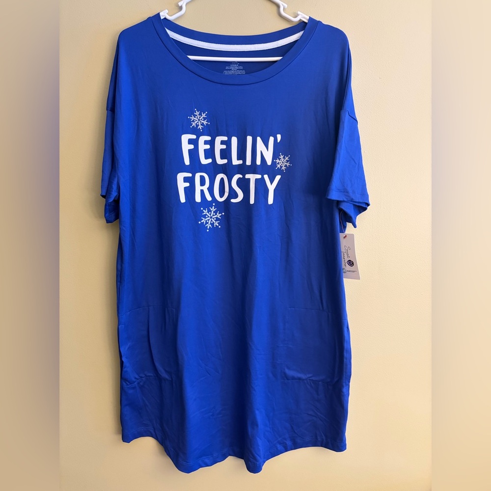 NWT Feelin Frosty women’s nightgown
